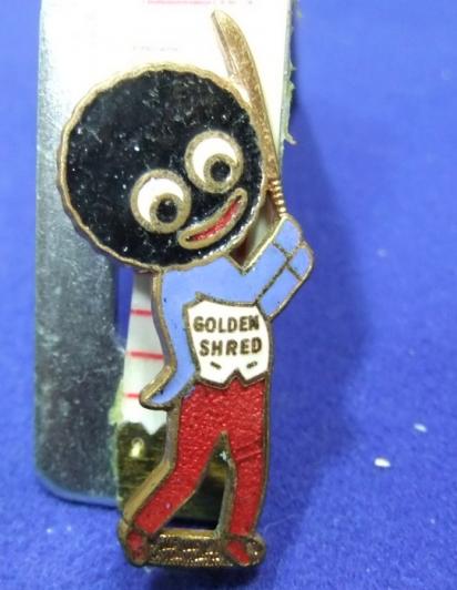 Robertsons jam golly badge cricket red feet blue hands advert jr gaunt