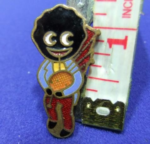 Robertsons jam golly badge bagpipe black feet black hands advert rev gomm