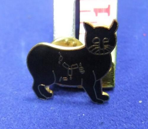 IOM isle of man manx cat souvenir pin badge tt races motor bike cycle