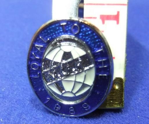 Rail railway union badge strike loyal to nur union railwaymen 1989 support member membership