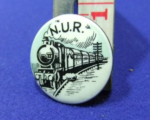 NUR tin button badge national union railwaymen rail train steam membership member 1930s 40s