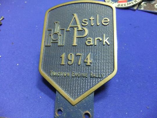 Motor car club grille badge astle park 1974 traction engine rally bumper motoring