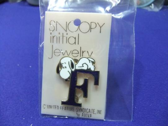 Snoopy badge letter initial on card original 1970s aviva PLEASE CHOOSE LETTER & COLOUR