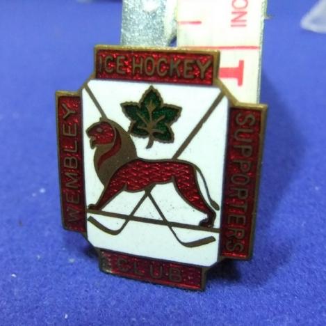wembley ice hockey club supporters badge 1940s 50s fan follower winter sport