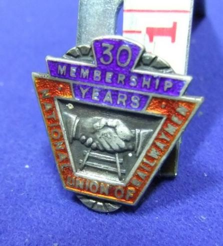 rail railway nur union railwaymen badge sliver 30 years member membership