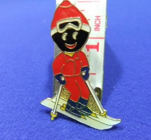 robertsons golly badge brooch skiier 1990s