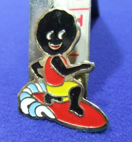 robertsons golly badge brooch surfer 1990s