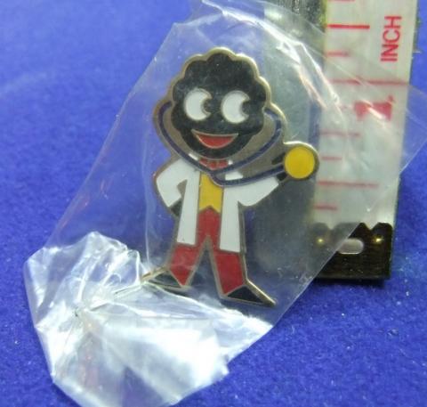 robertsons golly badge brooch doctor medic 1980s pointed feet in packet