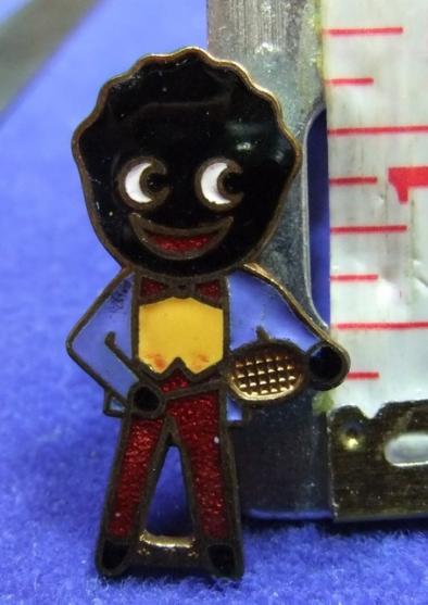 Robertsons jam golly badge tennis 1970s no maker mark