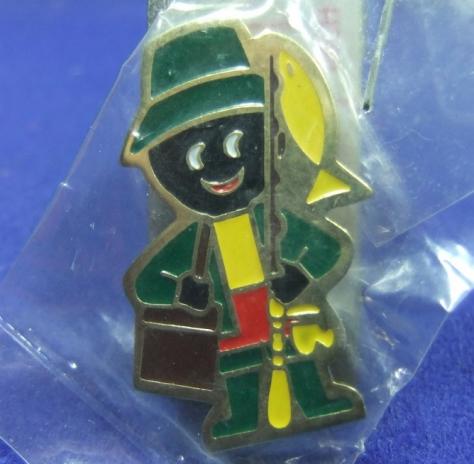 Robertsons golly badge brooch fisherman angler 1990
