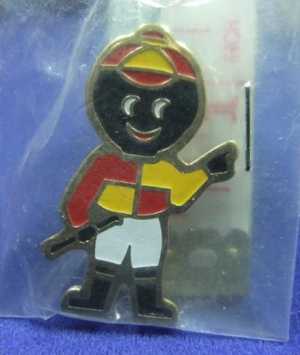 Robertsons golly badge brooch jockey 1990 ,,