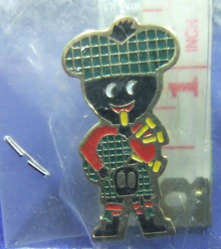 Robertsons golly badge brooch mcgolly 1990
