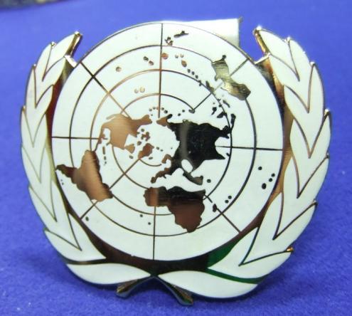 military cap badge Military Issue UN United Nations Insignia