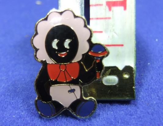 Robertsons 1996 Golly baby limited edition badge