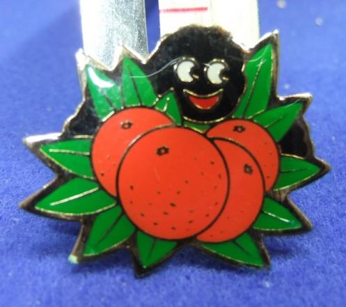 Robertsons Golly orange fruit badge 1980s