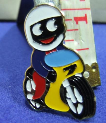 robertsons golly badge motorcycle motorcyclist 1980s
