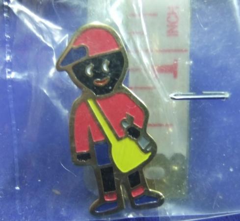 Robertsons golly badge brooch paperboy 1996