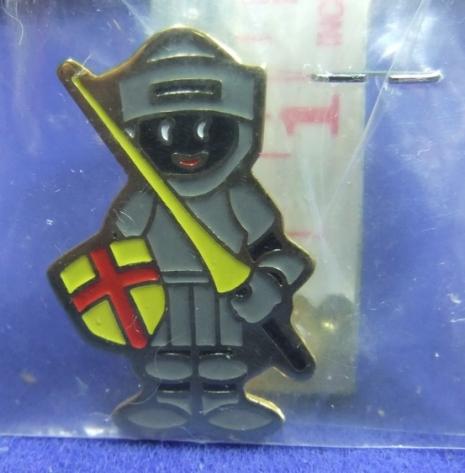 Robertsons golly badge brooch knight 1996