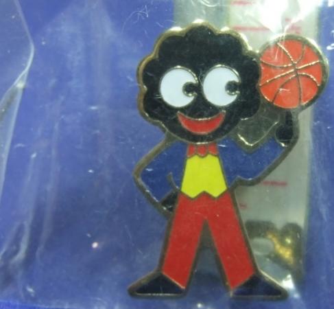 Robertsons golly badge brooch basketball player 1998