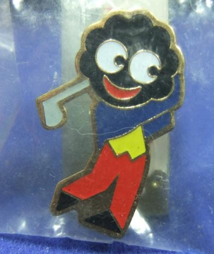 Robertsons golly badge brooch golfer 1998
