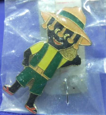 Robertsons jam golly badge australian 1990s large acrylic