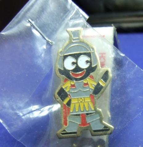 Robertsons golly badge brooch roman 1999 fancy dress