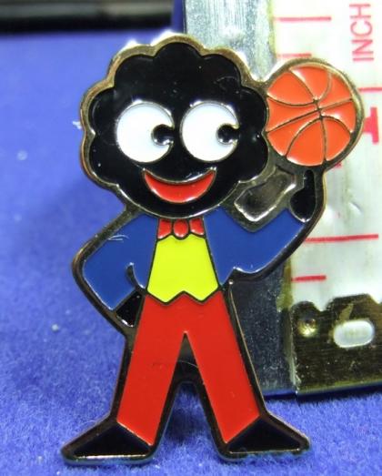 Robertsons golly badge brooch basketball player 1998