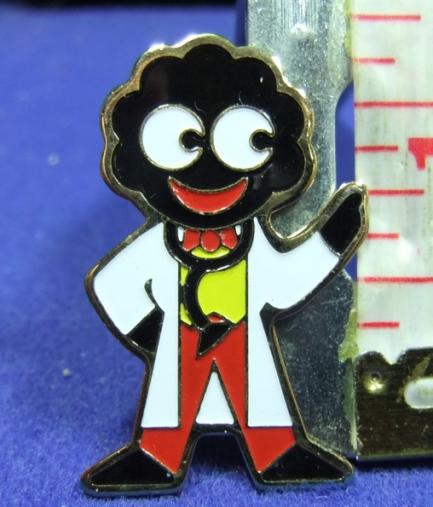 Robertsons golly badge brooch doctor 1998