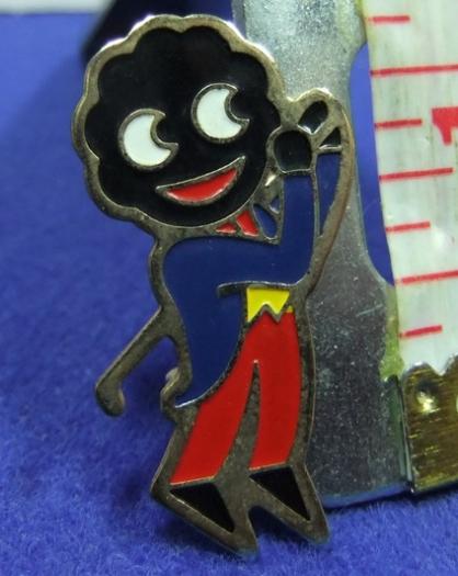 robertsons golly badge brooch golfer 1980s metal club