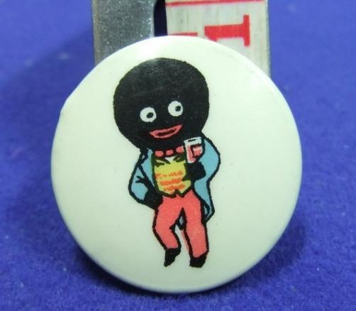 Robertsons golly tin button badge 1950s advert