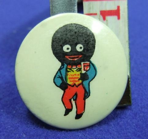 Robertsons golly tin button badge 1950s advert