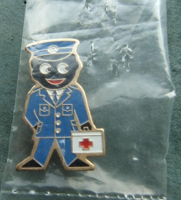 Robertsons Golly ambulanceman badge white buttons 1980s