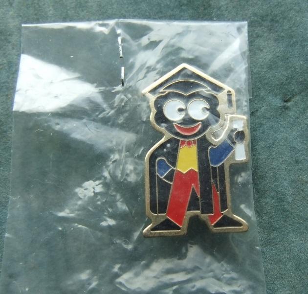 Robertsons Golly Badge 1999 Fancy Dress Set Graduate Student