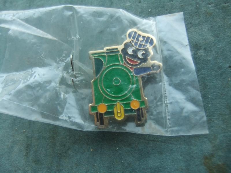 Robertsons Golly badge train engine driver badge ALL YELLOW  1980s