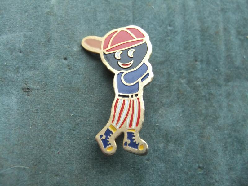 Robertsons golly badge brooch baseball player 1990s
