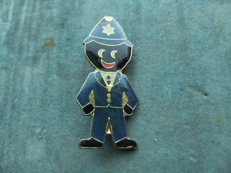Robertsons golly badge Policeman 1993 94 large acrylic