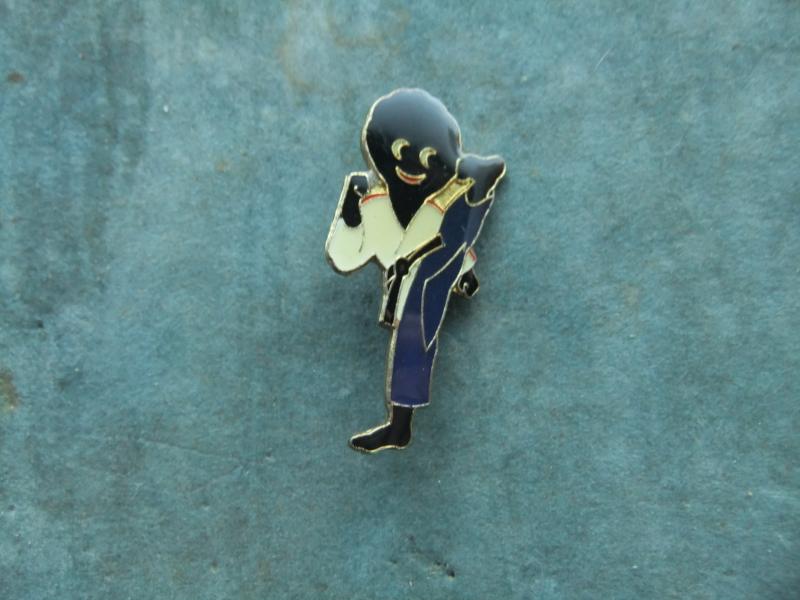 Robertsons golly badge karate 1993 94 large acrylic