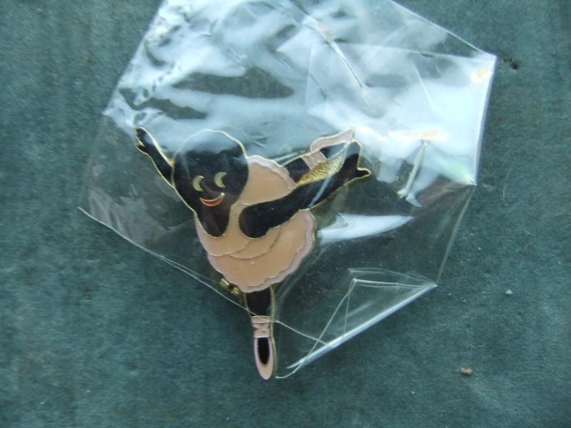 Robertsons golly badge ballet dancer 1993 94 large acrylic