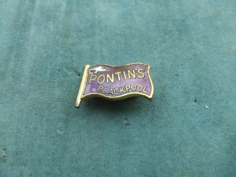 Pontins Holiday Camp Badge Blackpool Pontins