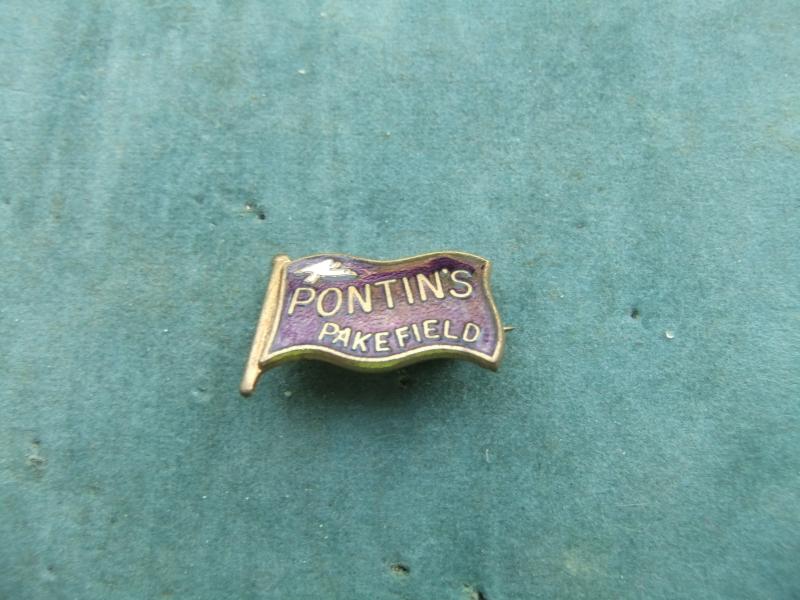 Pontins Holiday Camp Badge Pakefield